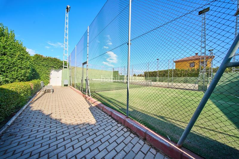 Foto d9d66d62-bf30-43b7-b4b9-db88142ae3b4. Terreno residencial en urbanizacion de la romana 5 última parcela en la romana Ambroz 1.000 m en Vegas del Genil