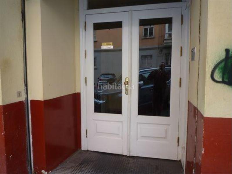 Foto a66ccd81-6b46-414f-a3d5-03568e4b004d. Alquiler local comercial en calle calle del cristo de medinaceli local en esquina junto recogidas en Granada