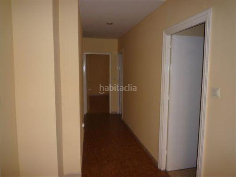 Foto c390cbff-bbbe-4be7-a563-a5f87da6c4b9. Alquiler local comercial en calle calle del cristo de medinaceli local en esquina junto recogidas en Granada