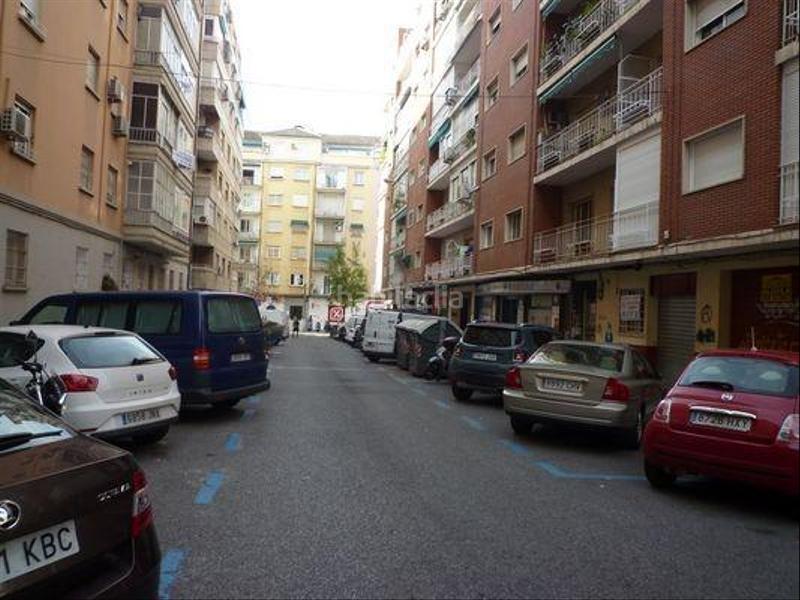 Foto d7651794-912e-4eab-bc7a-b7d018f7f4ad. Alquiler local comercial en calle calle del cristo de medinaceli local en esquina junto recogidas en Granada