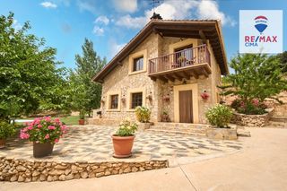 Casa in Poligono 72 parcela 122 72. Una joya escondida entre olivares centenarios lujo rural en el c