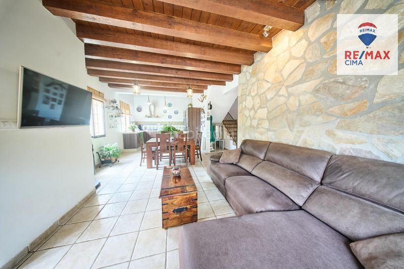 Foto d024755d-3553-414f-a5ff-63d2b1db8525. Casa in poligono 72 parcela 122 72 in Alcalá la Real