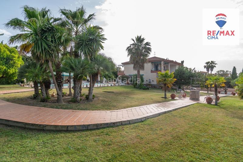 Foto 1aaafcf5-eb29-4659-9843-7081d83f6ad9. Chalet en calle urbanización los alijares 40 chalet exclusivo urbanizacion los alijares con parcela de 3.748 m2 en Otura