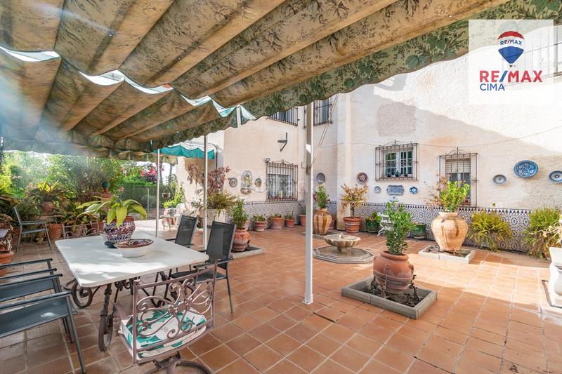 Foto 2882dea5-9017-4df8-85f6-d876c44601b8. Chalet en calle urbanización los alijares 40 chalet exclusivo urbanizacion los alijares con parcela de 3.748 m2 en Otura