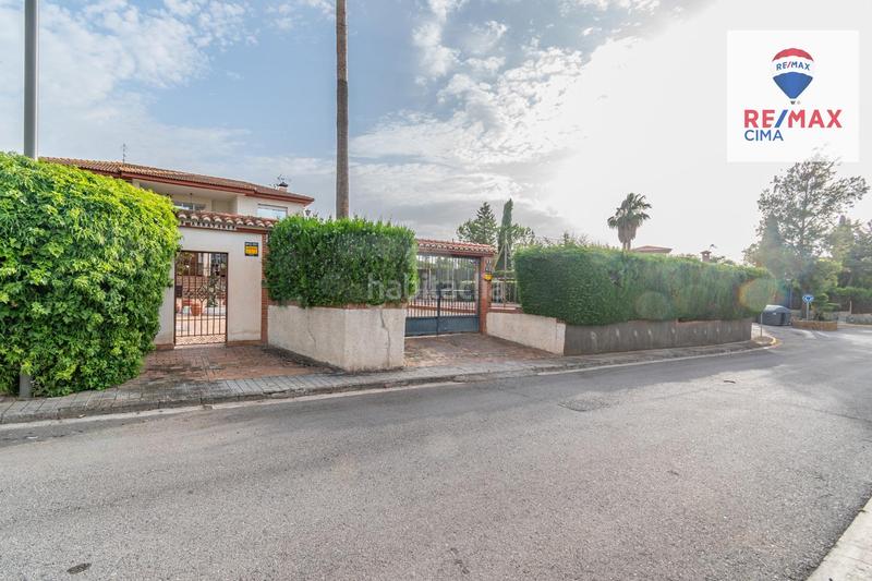 Foto 2c71e508-5766-431a-97b8-8d68182a123c. Chalet en calle urbanización los alijares 40 chalet exclusivo urbanizacion los alijares con parcela de 3.748 m2 en Otura