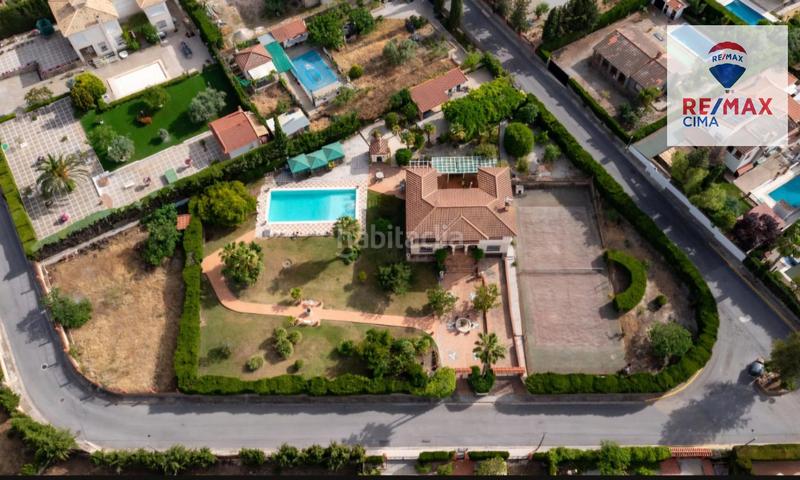 Foto 3b72212e-0b10-456f-992d-edce478500f4. Chalet en calle urbanización los alijares 40 chalet exclusivo urbanizacion los alijares con parcela de 3.748 m2 en Otura