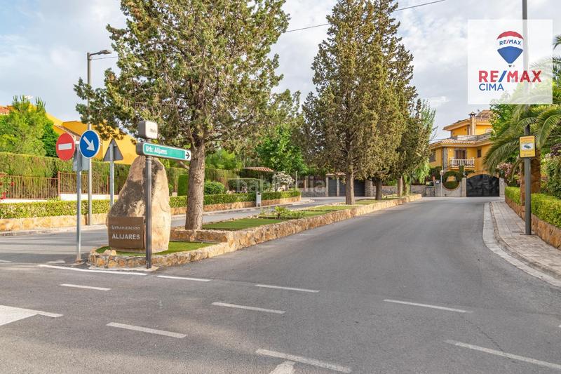 Foto 88a40d89-d048-4754-9cf8-8e2383e38329. Chalet en calle urbanización los alijares 40 chalet exclusivo urbanizacion los alijares con parcela de 3.748 m2 en Otura