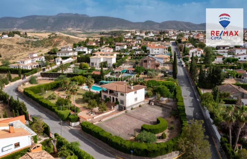 Foto b3aa2382-f1f4-4798-808e-4edab1ad7051. Chalet en calle urbanización los alijares 40 chalet exclusivo urbanizacion los alijares con parcela de 3.748 m2 en Otura