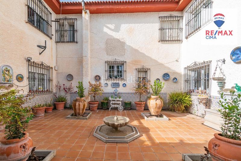 Foto d96f421f-99d3-42a7-90f5-41e3485d984a. Chalet en calle urbanización los alijares 40 chalet exclusivo urbanizacion los alijares con parcela de 3.748 m2 en Otura