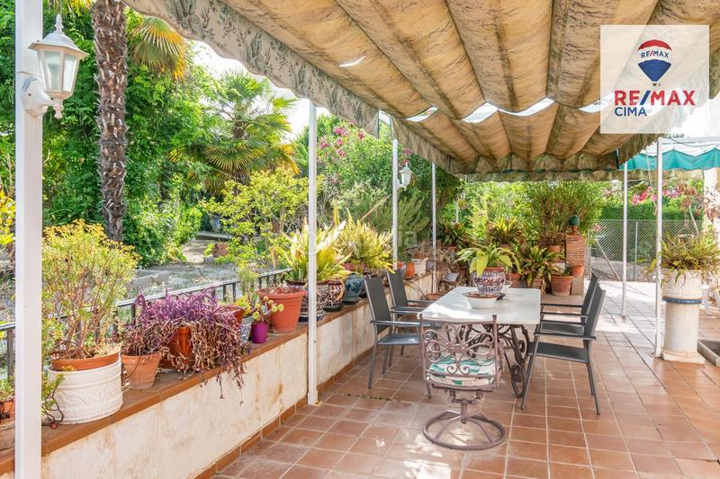 Foto ec1189ff-c909-41f8-b212-55926e2f8207. Chalet en calle urbanización los alijares 40 chalet exclusivo urbanizacion los alijares con parcela de 3.748 m2 en Otura