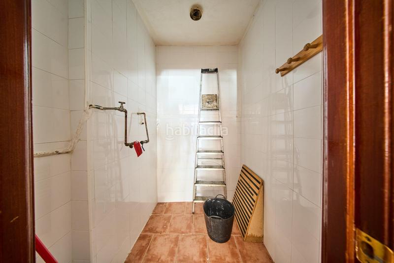 Foto 0dd43d97-cbe5-40e2-b727-6493254a3566. Local comercial local en reina mora en Barrio de Zaidín Granada