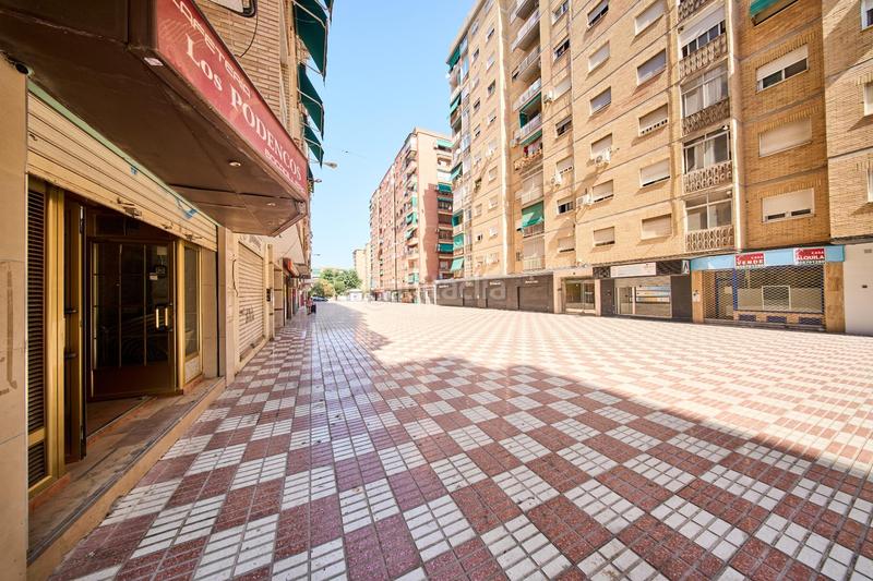 Foto 70650db5-ae90-49c5-b9eb-a0e28ec0ffd8. Local comercial local en reina mora en Barrio de Zaidín Granada