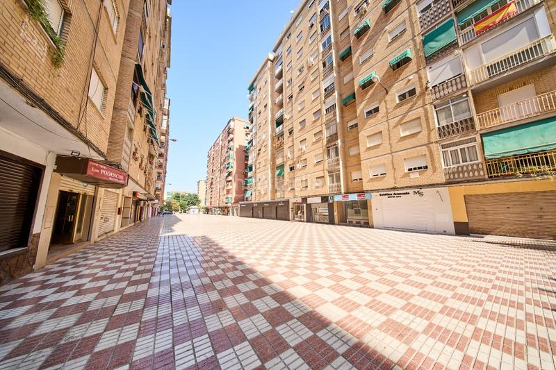 Foto 8712df5b-63d8-4dfc-8f2c-0aa48b5c9acd. Local comercial local en reina mora en Barrio de Zaidín Granada
