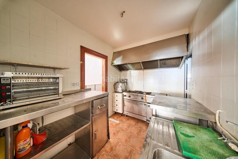 Foto d0f5e3b6-a7b4-4236-a0db-bad9cff42821. Local comercial local en reina mora en Barrio de Zaidín Granada