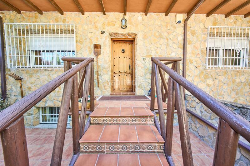 Foto 6d65fa62-68f2-4881-8893-89aaca667386. Casa adosada un hogar que invita a vivir y crear recuerdos en Íllora