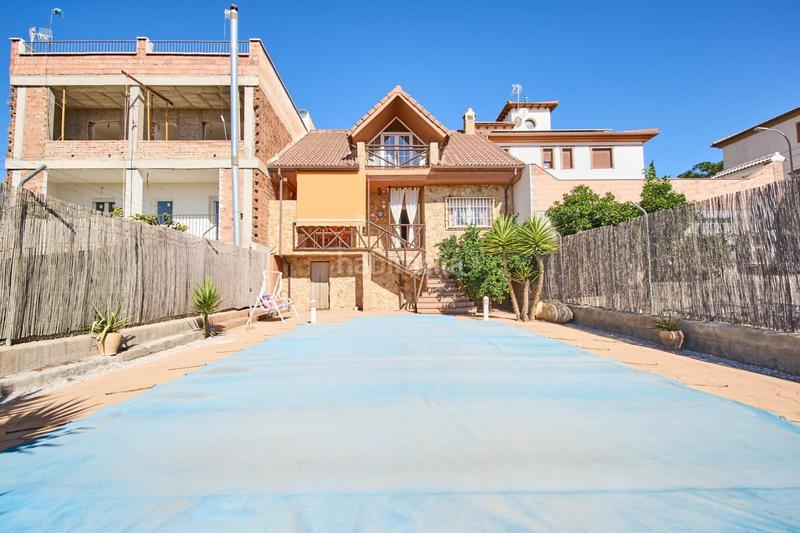 Foto c2bcf4d0-8e3b-441f-aa1d-da58fa469889. Casa adosada un hogar que invita a vivir y crear recuerdos en Íllora