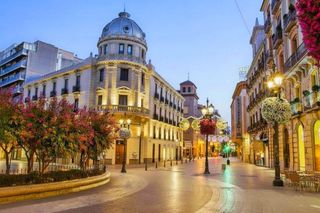Piso en Fígares. Piso en calle recogidas 210 m2 centro de granada