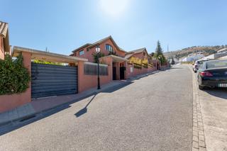 Chalet à Dílar. Chalet exclusivo en cañadas del parque ideal para familias y tel