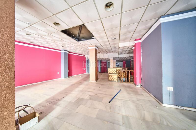 Foto 2ab6ddf3-3208-4d5e-9ac7-816ebf7779ee. Local comercial a calle calle sol a Camino de Ronda Granada