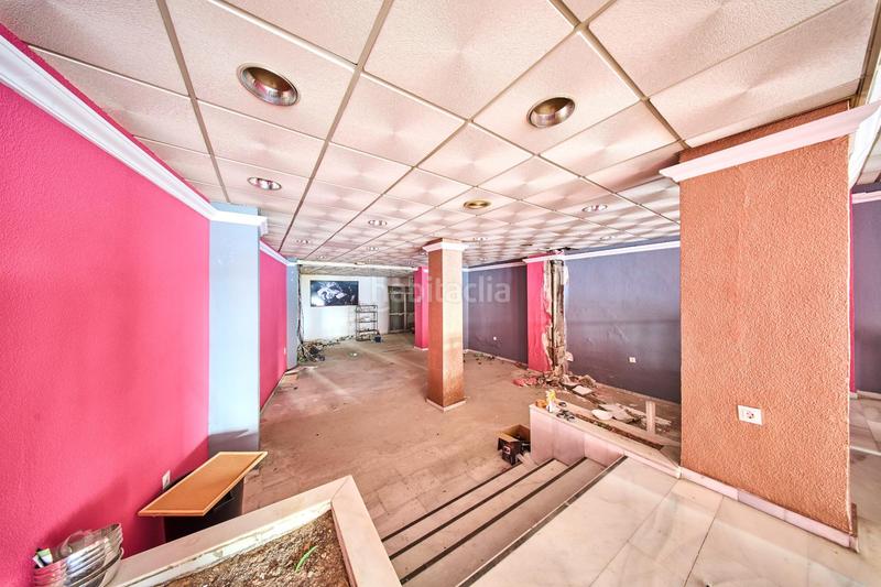 Foto 33207999-c850-469a-af1e-d19b8e802666. Local comercial a calle calle sol a Camino de Ronda Granada