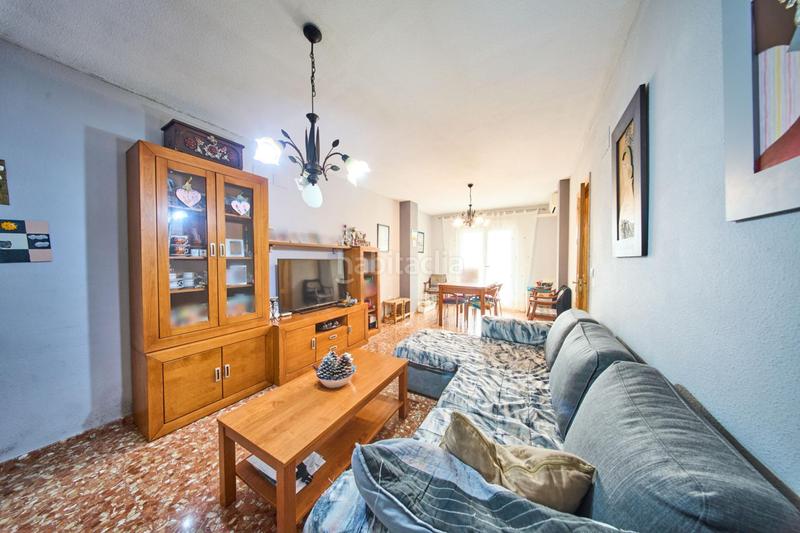 Foto 273ffcca-3b61-4dbc-9bb0-5045bae97a1f. Pis a calle de reyes católicos 10 a Híjar Gabias (Las)