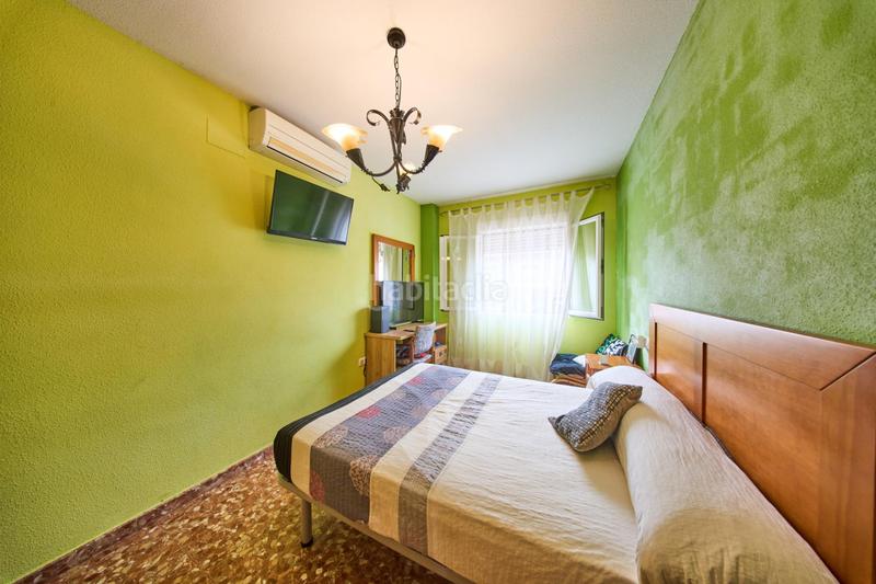 Foto b740760b-26d6-40a4-b1dc-0e4276b5e682. Pis a calle de reyes católicos 10 a Híjar Gabias (Las)