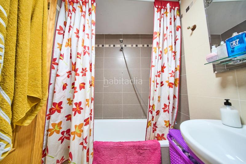 Foto e3486829-b46c-4427-9e88-fb57ad61bcf0. Pis a calle de reyes católicos 10 a Híjar Gabias (Las)