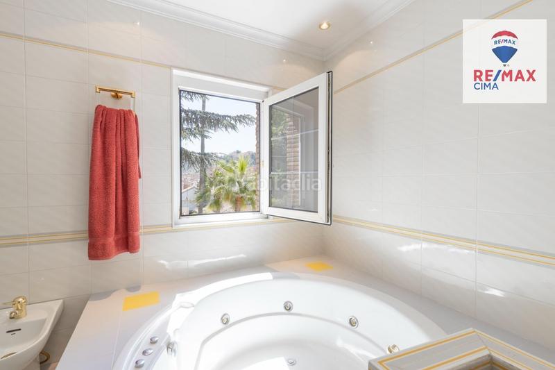 Foto 084b414d-a62b-48df-98fb-c08fb020dfe7. Chalet mit heizung parking pool in Crta. De la Sierra Granada