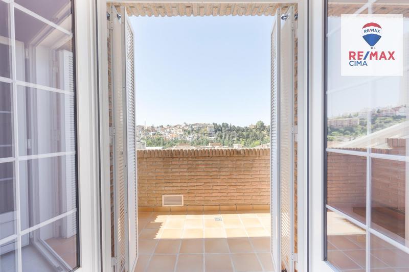 Foto 1b9b2baa-4122-4f7b-8f95-9a10d72144d4. Chalet mit heizung parking pool in Crta. De la Sierra Granada