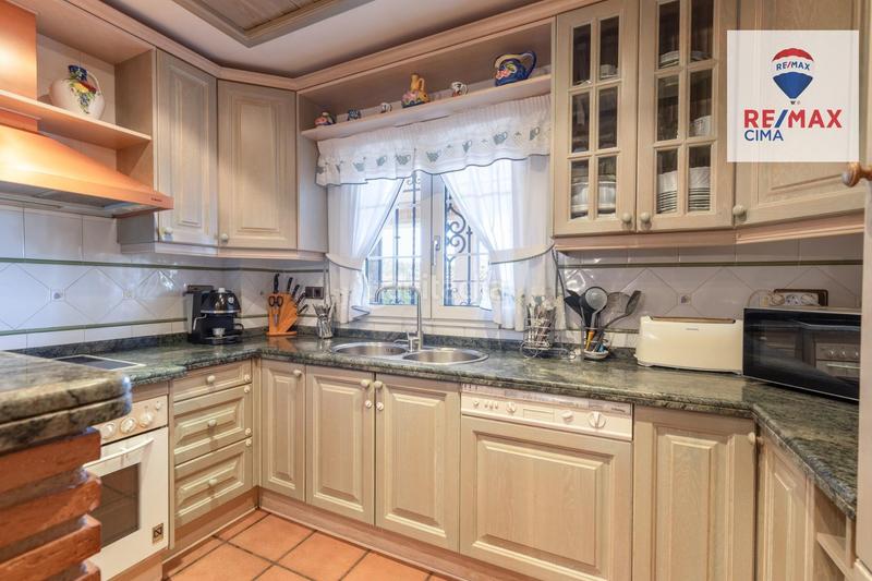 Foto 8122693c-88ce-46a7-8ee8-e9c4b757408c. Chalet mit heizung parking pool in Crta. De la Sierra Granada