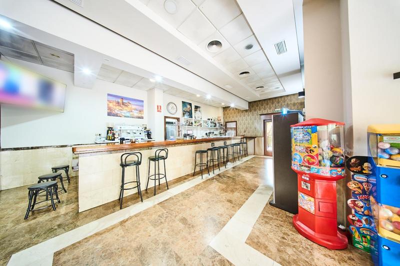 Foto e2cdda1f-7f6f-4947-a6a9-d551c497c0ae. Building in Quesada