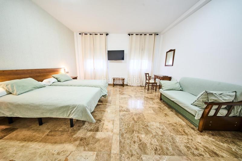 Foto 2a110081-9ecc-4db3-af75-13dd01a6be11. Edificio en Quesada