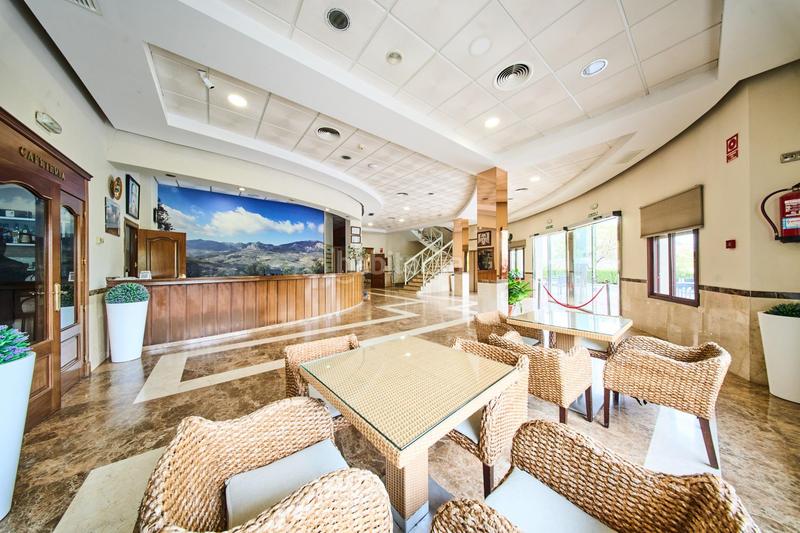 Foto db4ce75a-6fd1-4b2b-a355-34925b61a7f2. Edificio en Quesada