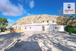 Masia  Barrio de las cruces 63. Se vende bonita cueva en una de las mejores zonas de galera gran