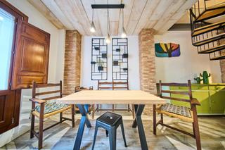 Casa a De san antonio 13. Casa reformada con encanto y cueva en el centro de granada  idea