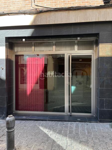 Foto 188f8fc5-5cf6-4f82-ac99-69fda712c4c6. Alquiler local comercial en calle calle de los frailes local junto recogidas en Granada
