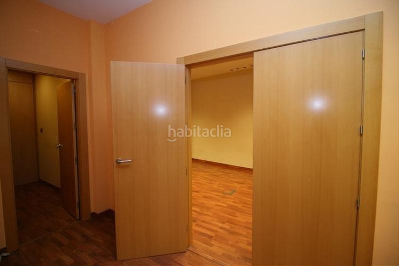 Foto 398f86fd-544f-4067-a4ef-4aafc9913cb0. Alquiler local comercial en calle calle de los frailes local junto recogidas en Granada