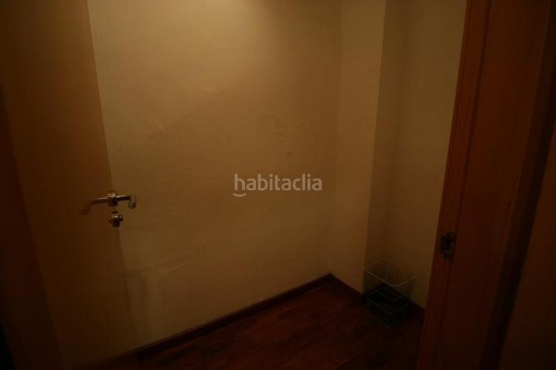 Foto 1259980a-2ee6-4963-91cb-f2e541239b44. Lloguer local comercial a calle calle de los frailes a Granada