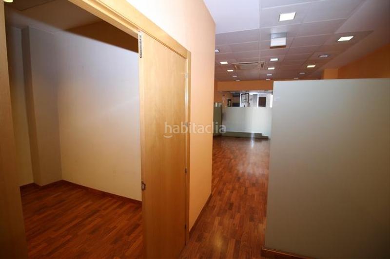 Foto 84867a27-60d3-4b8c-88f3-5b4a8e42f1ac. Lloguer local comercial a calle calle de los frailes a Granada