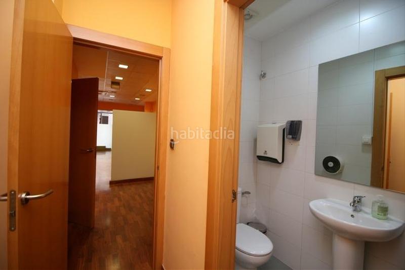 Foto 34462508-dda7-4f57-8eed-bcf4c681ab56. Location local commercial dans calle calle de los frailes dans Granada