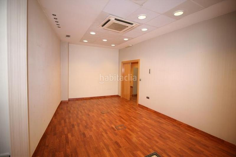 Foto db2ed3a1-4546-4cbf-b34c-07e0f10f1c70. Location local commercial dans calle calle de los frailes dans Granada