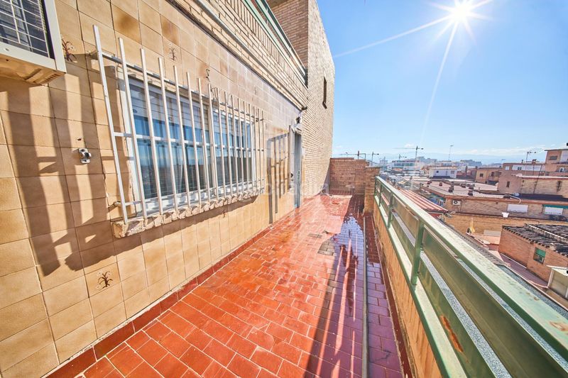 Foto 6e913101-fad6-49c0-ae3b-92a42f39a926. Àtic amb calefacció aparcament a La Cruz Granada