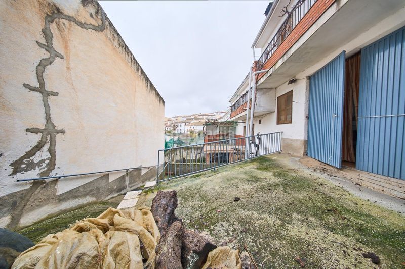 Foto f6343011-ee82-49b6-9ac6-2d6825528561. Casa a calle real ag tozar 24 a Moclín