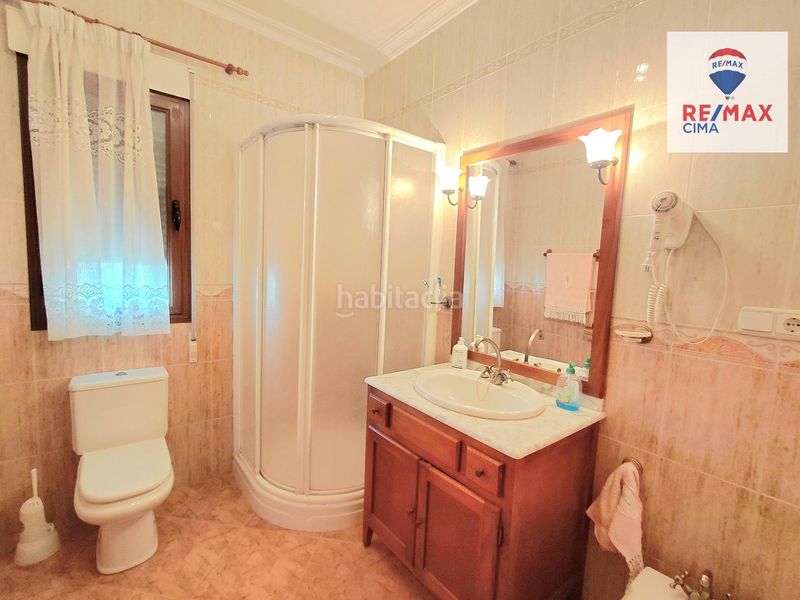 Foto 2b9e7173-735a-4675-81c5-53f8fd607564. Chalet exclusiva finca con tres viviendas independientes en huerta real granada en Benamaurel