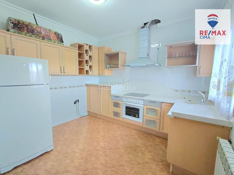 Foto 3c786273-7672-49bc-a318-e60e57057ee1. Chalet exclusiva finca con tres viviendas independientes en huerta real granada en Benamaurel