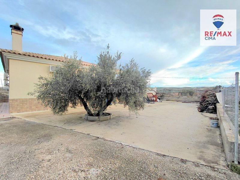 Foto 41e79968-8865-45fd-b899-1de387690341. Chalet exclusiva finca con tres viviendas independientes en huerta real granada en Benamaurel