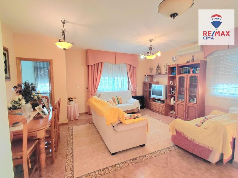 Foto a661a786-6cbb-46e7-ab9e-92e986fb194a. Chalet exclusiva finca con tres viviendas independientes en huerta real granada en Benamaurel
