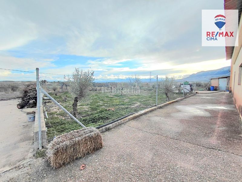 Foto de10435c-1d44-47c7-82a1-54f275be2d33. Chalet exclusiva finca con tres viviendas independientes en huerta real granada en Benamaurel