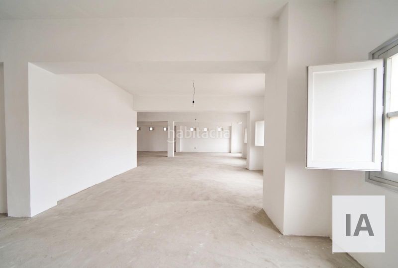 Foto e10fdba6-73a5-4b82-b809-a95f7b848d7e. Edifici a Baza