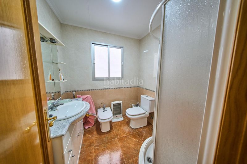 Foto d167e9ae-efff-41f8-9e76-5021612b280e. Casa amb calefacció aparcament a Castillo de Locubín